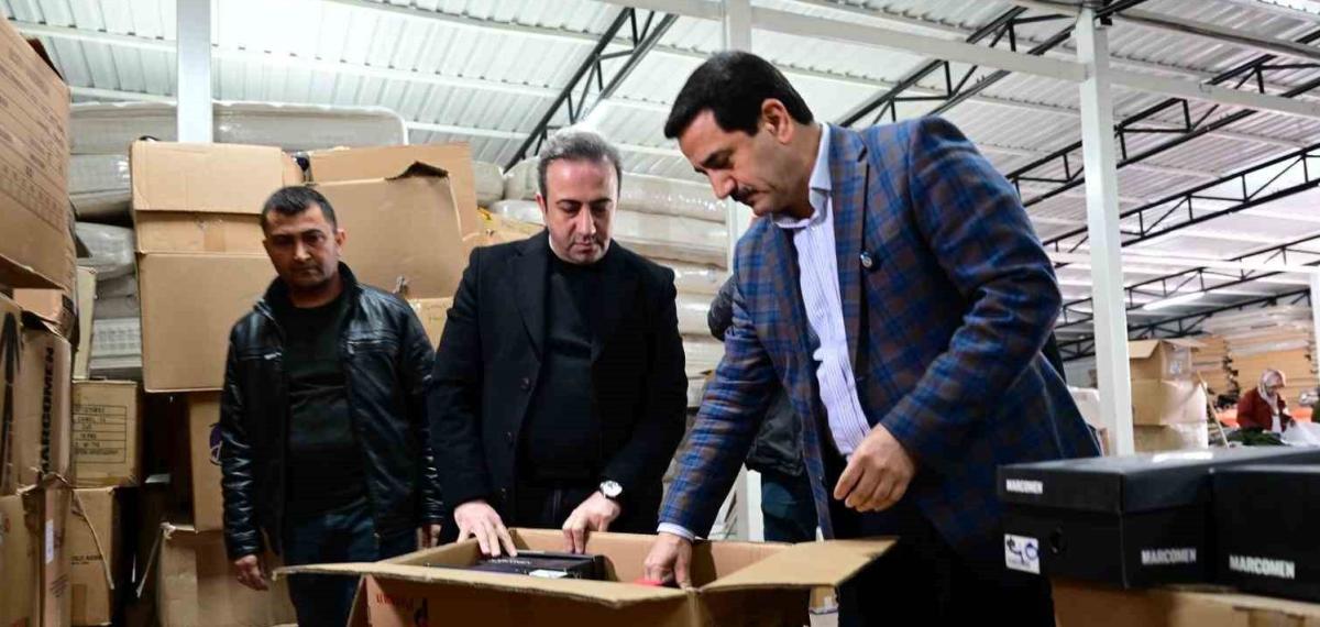 Başkan Taşkın Yardım Malzemeleri Tasnifine Eşlik Etti
