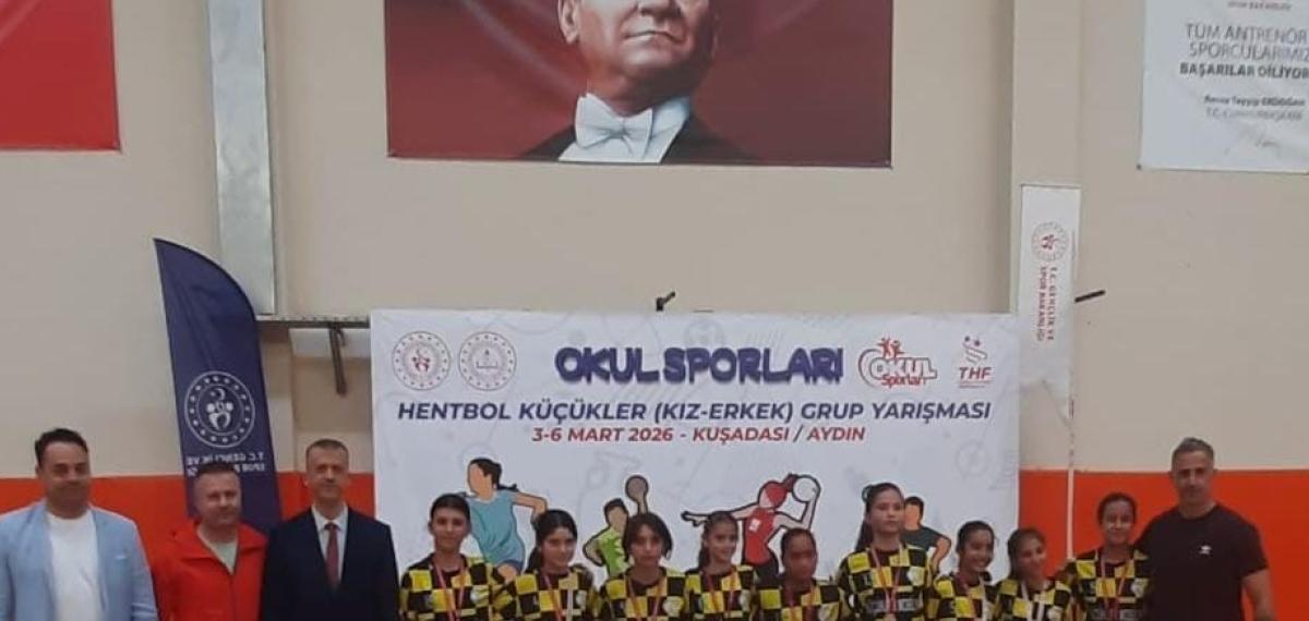 Başkan Zencirci Neşetiye Kız Hentbol Takımını Tebrik Etti