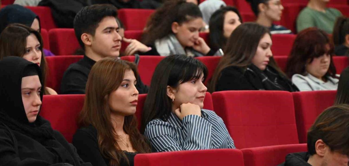 Beun Bilim Kafe’de Bağımlılıkla Mücadelenin Önemine Dikkat Çekildi