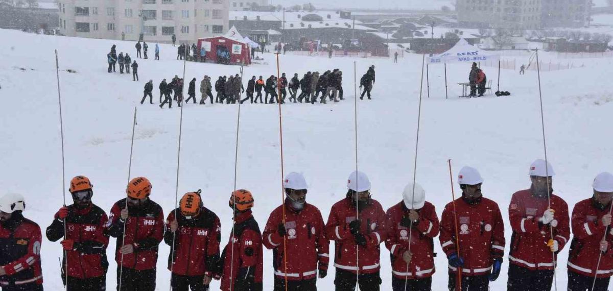 Bitlis’te Çığ Tatbikatı Gerçeğini Aratmadı