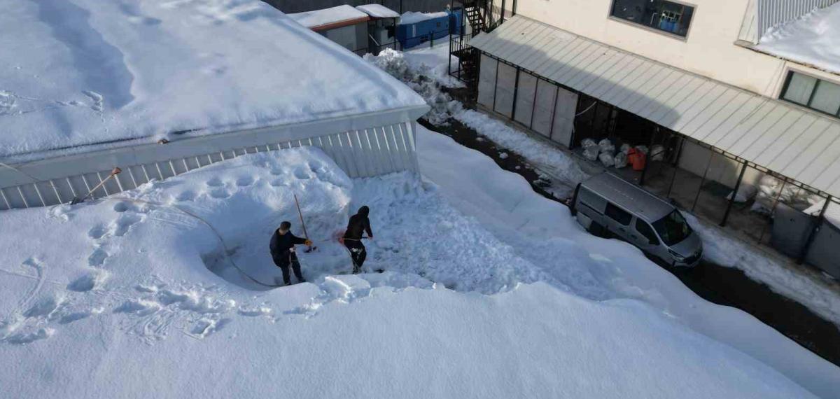 Bitlis’te Tekstilciler Kar Yüzünden Güneş Panellerini Kullanamıyor