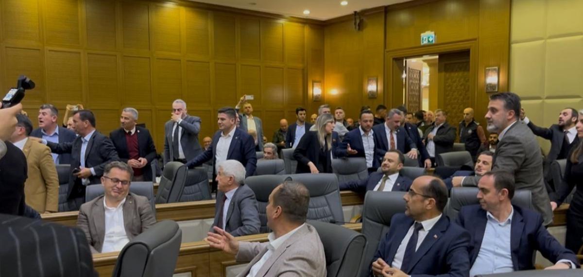 Bursa Büyükşehir Meclisi’nde ‘Su Zammı’ Tekrar Gündeme Geldi, Tansiyon Yükseldi