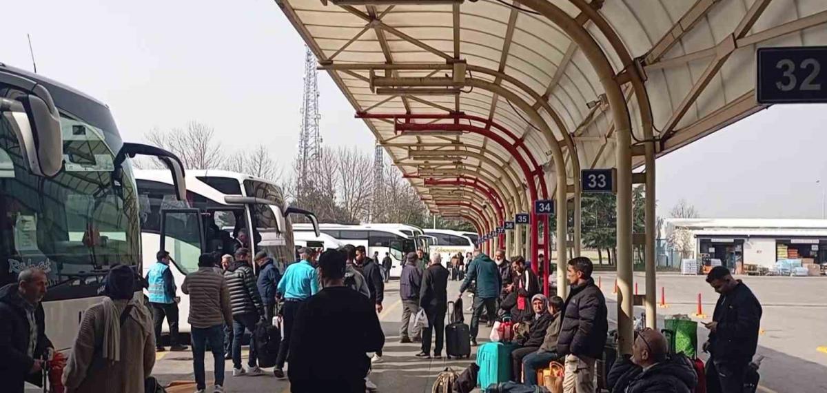 Bursa Şehirlerarası Otobüs Terminali’nde Bayram Yoğunluğu Başladı