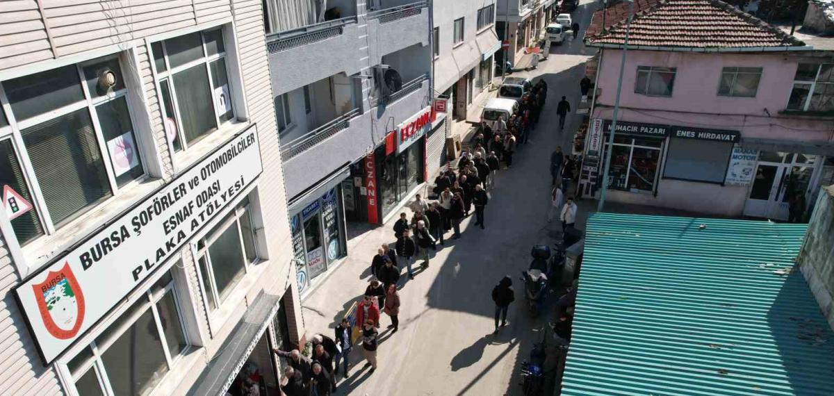 Bursa’da App Plaka İzdihamı…kuyruk Sokaklara Taştı
