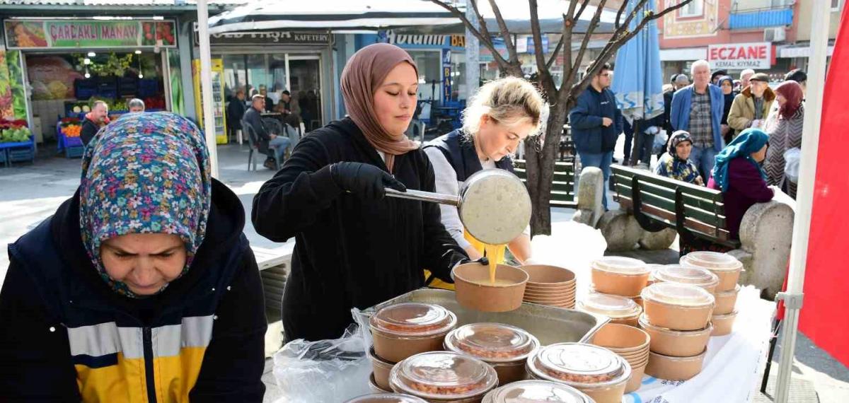 Büyükşehir’in İftar Sofrası Altıeylül’de Gönülleri Isıttı