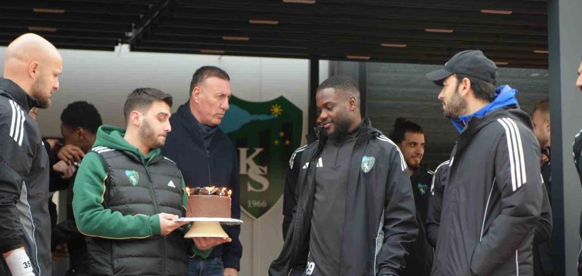 Cafumana Show’a Doğum Günü Sürprizi