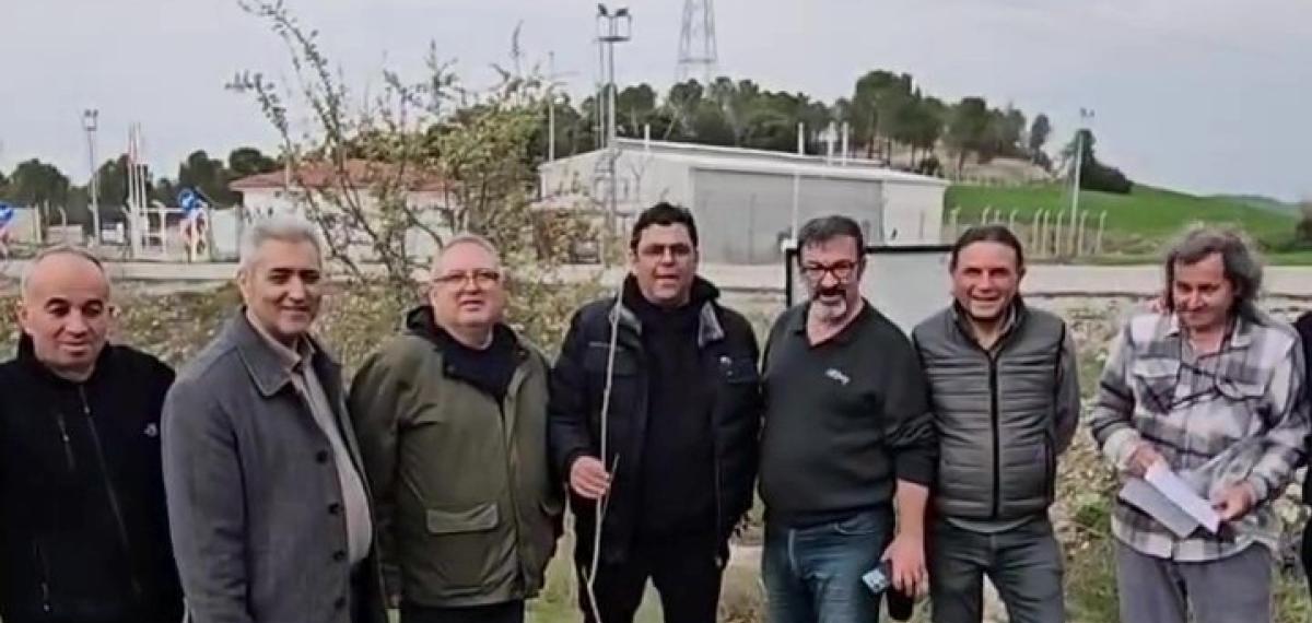 CHP’li Başkandan Galoşlu Fidan Dikimi