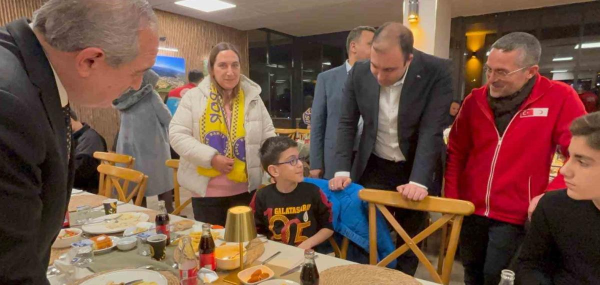 Çocuklar ile Protokol İftar Sofrasında Buluştu