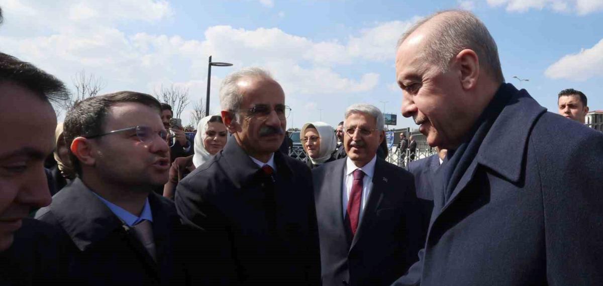 Cumhurbaşkanı Erdoğan: “Birileri Bizi Ruh Köklerimizden Koparmak İstese de Milli ve Manevi Kimliğimize Sahip Çıkmaya Devam Edeceğiz”