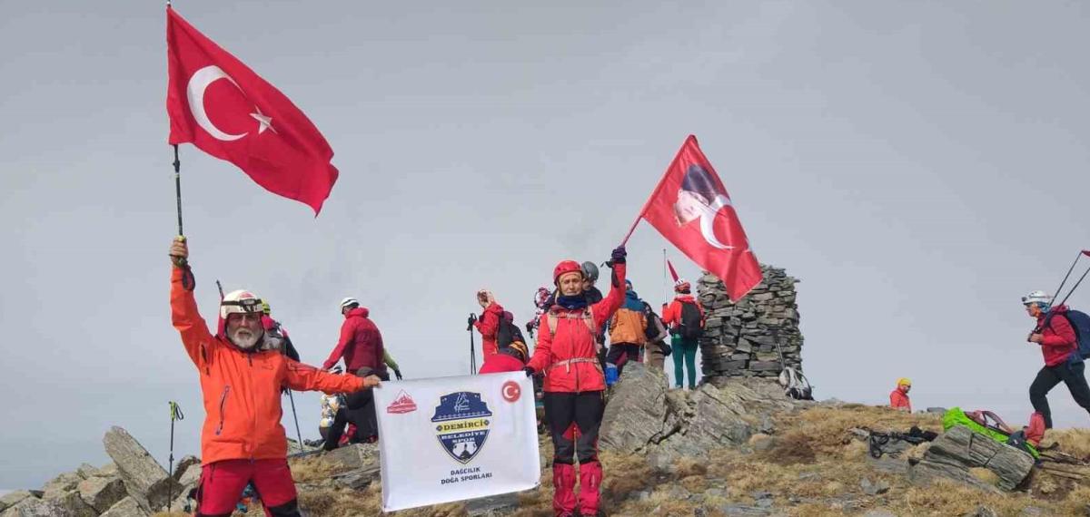 Demircili Dağcılar Kaz Dağlarına Tırmandı