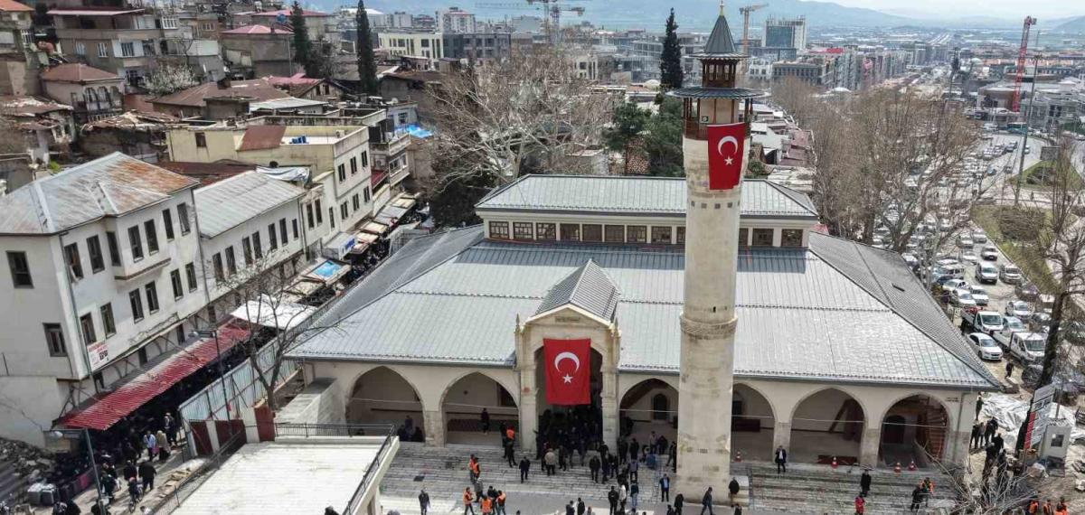 Depremde Hasar Gören 583 Yıllık Ulu Cami Yeniden İbadete Açıldı