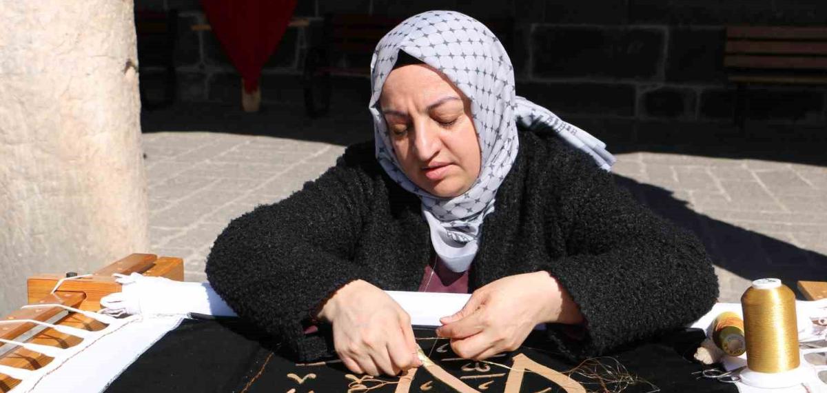 Diyarbakır’da Esma-Ül Hüsna Maraş İşlemeleri Ulu Cami’de Sergilendi