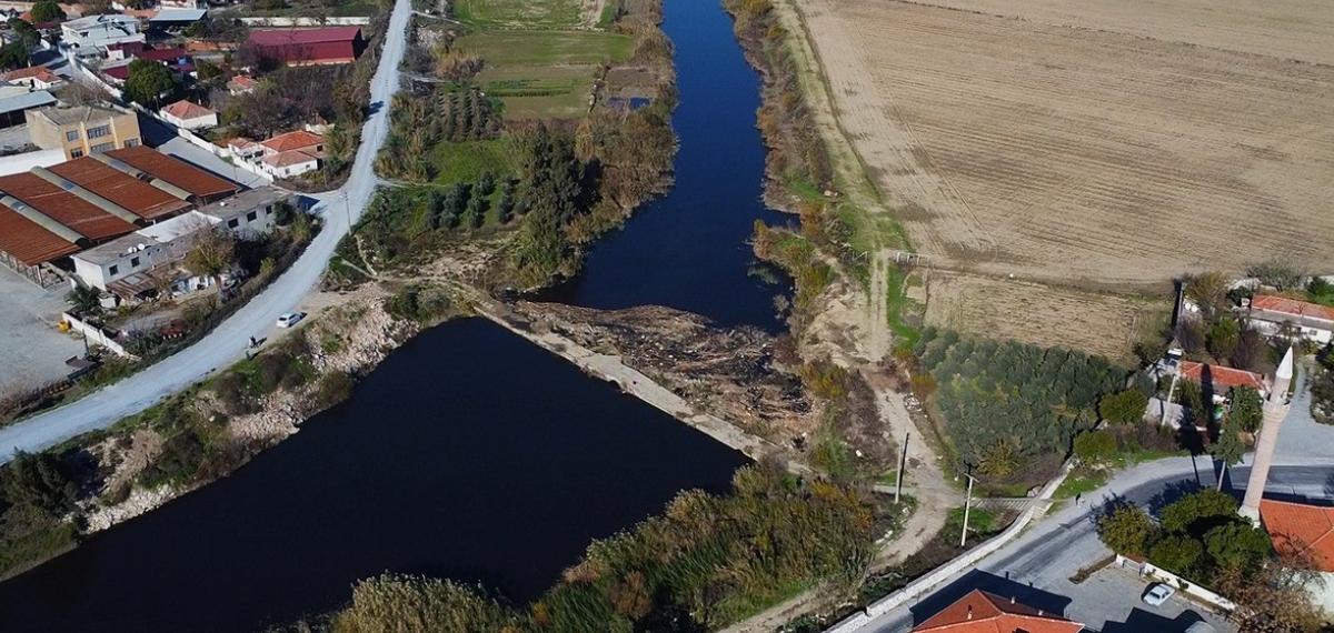 Doğaseverler Tarihi Taş Köprüye Dikkat Çekti