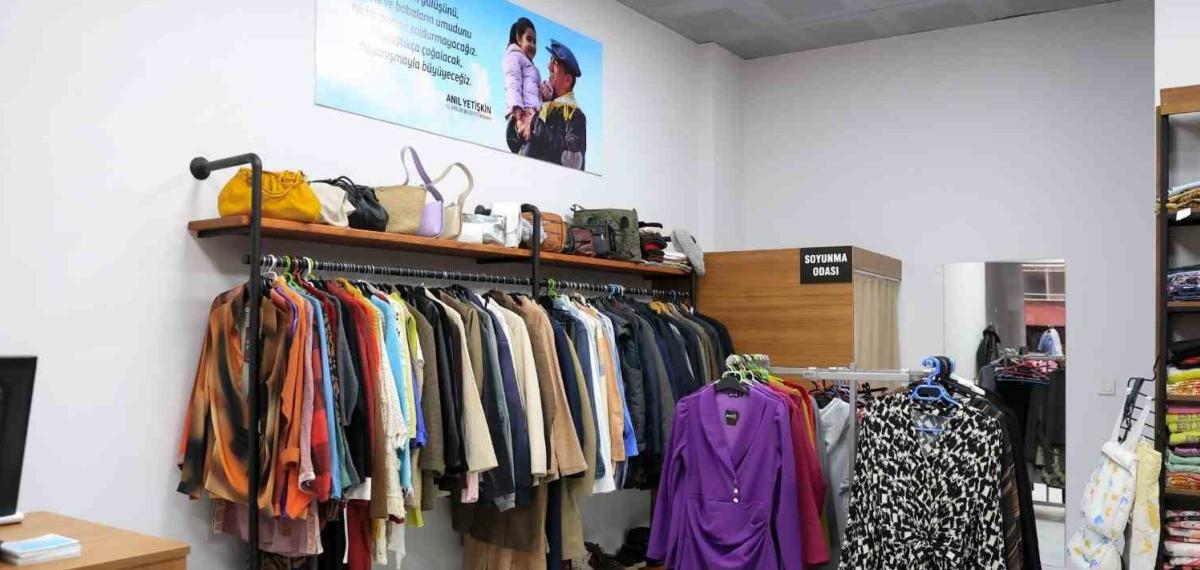 Efeler Belediyesi’nin Sosyal Destek Giyim Noktası 2 Haftada 80 Haneye Ulaştı