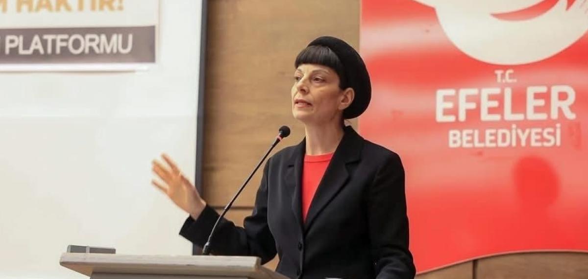 Efeler’de ’Dönüm Noktasında Cumhuriyet’ Konuşuldu