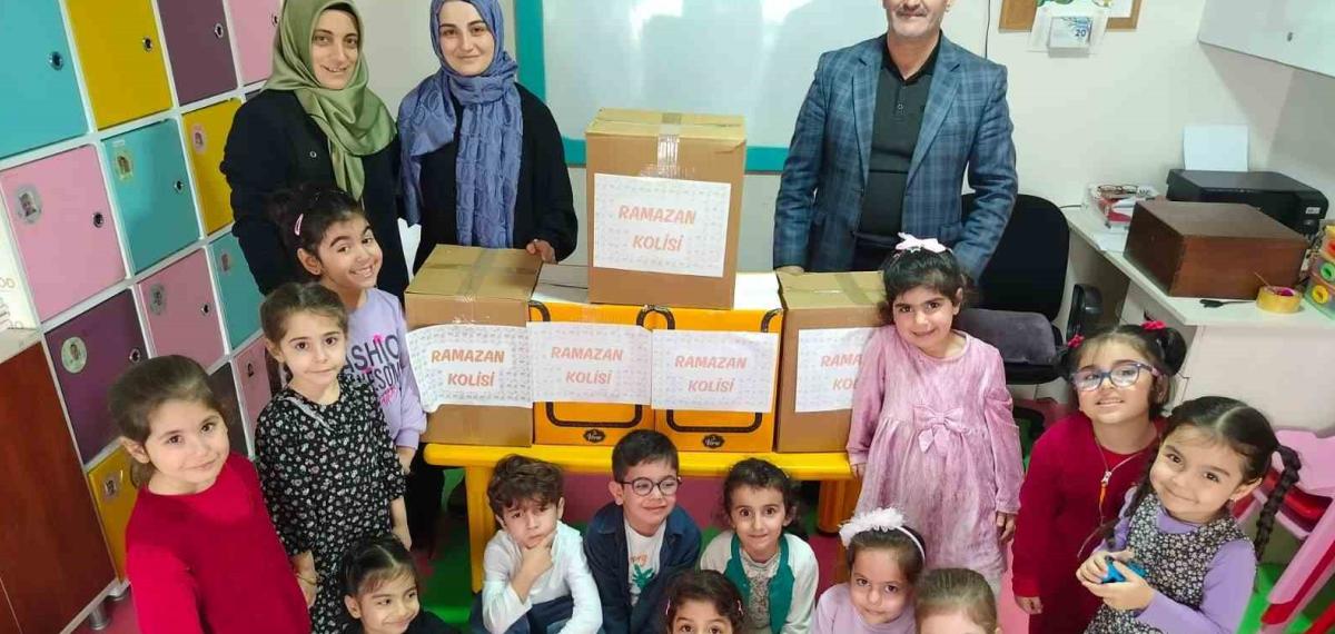 Efeler’de Minikler Sakal-I Şerif’i Ziyaret Etti