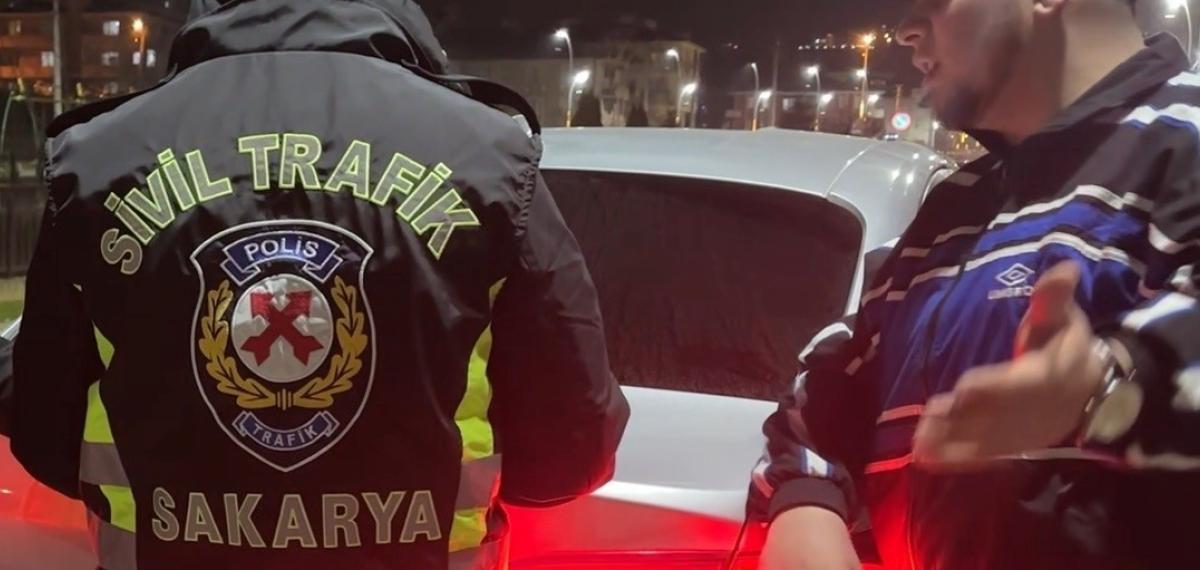 Ehliyetsiz Yakalandı, 200 Bin Lira Ceza Yedi: “Benim Aracım O Kadar Etmiyor” Diyerek Sitem Etti