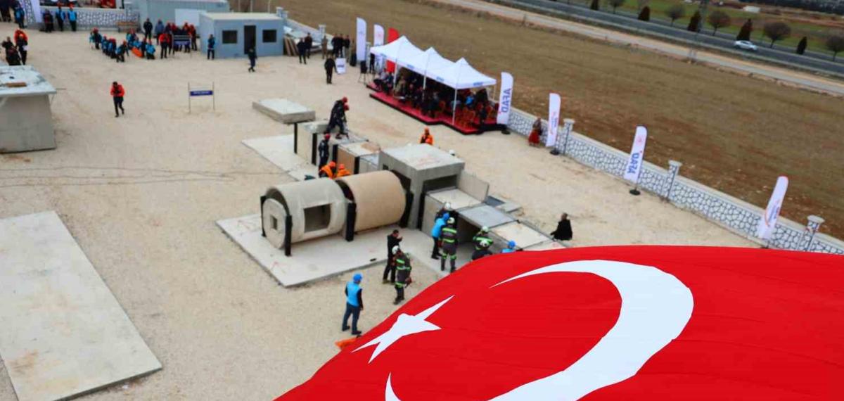 Elazığ’da Eğitim Parkuru Hizmete Açıldı, İlk Deprem Tatbikatı Yapıldı