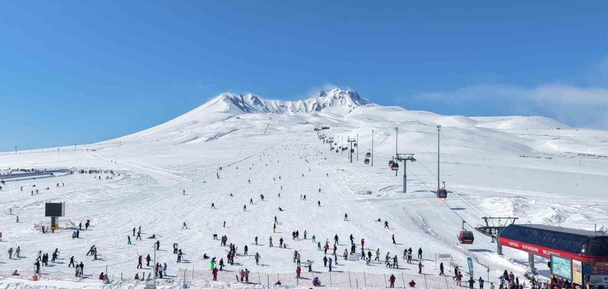 Erciyes, Ara Tatil ve Ramazan Bayramı’nda Kayakseverleri Bekliyor