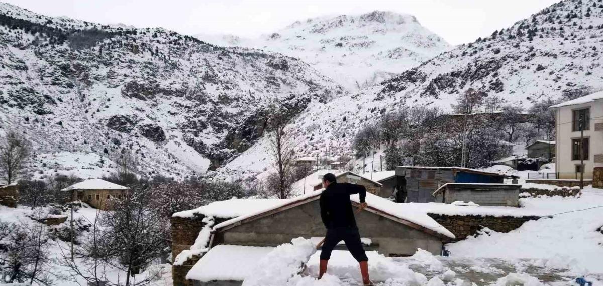 Erzincan’da Köylerde Karla Mücadele Sürüyor