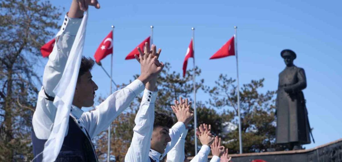 Erzurum’un Kurtuluşunun 108’nci Yıl Dönümünü Coşkuyla Kutladı