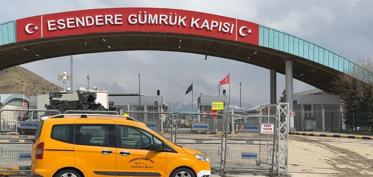 Esendere Sınır Kapısı’nda Sessiz Bekleyiş Sürüyor