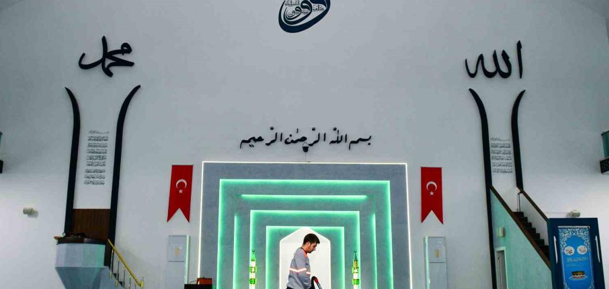 Esenyurt Bayrama Hazır: İlçe Genelinde Kapsamlı Temizlik Seferberliği