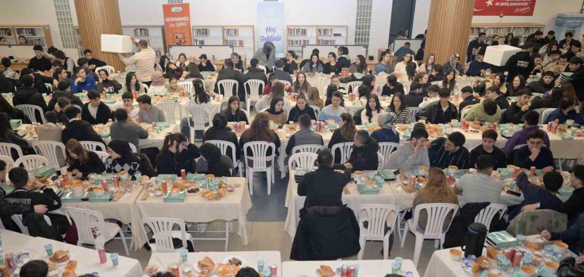 Esenyurt’ta Gençlerle İftar Buluşması