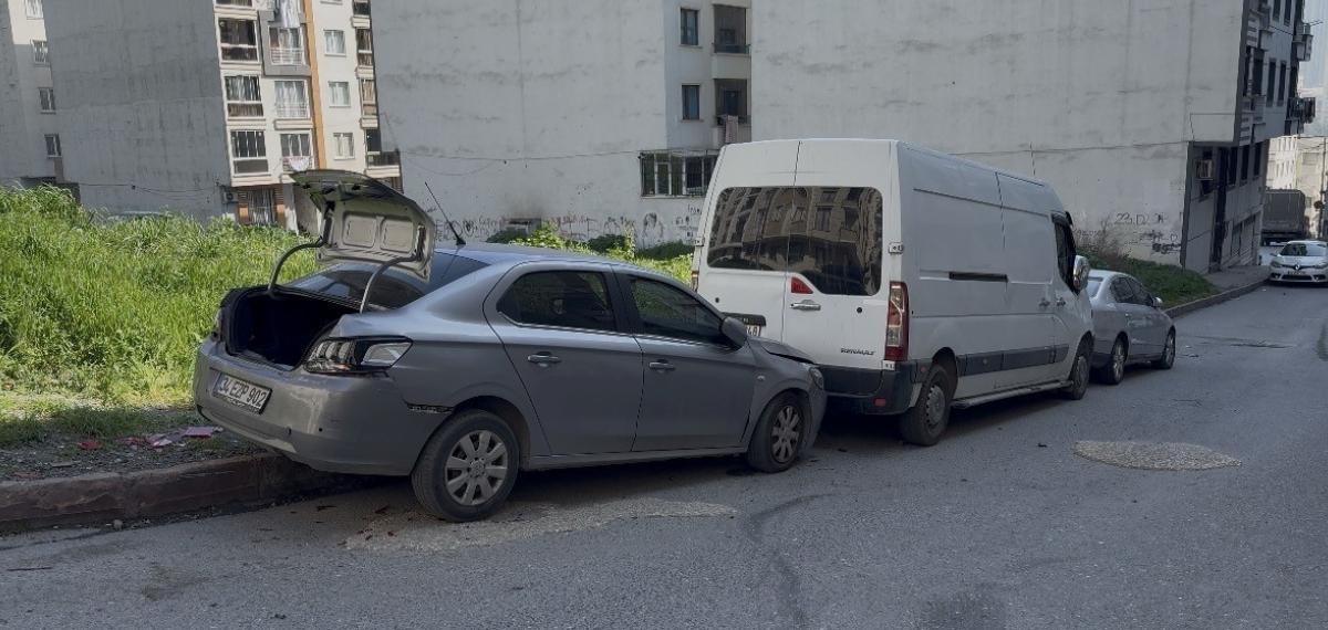 Esenyurt’ta İçinde 16 Öğrencinin Bulunduğu Servis Minibüsünün Freni Boşaldı: O Anlar Kamerada