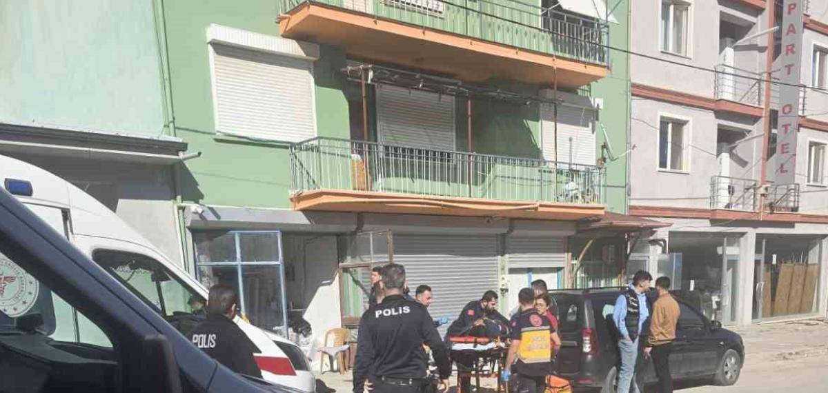 Eski Karısını Bacağından Pompalı Tüfekle Yaralayan Şahıs ve İş Yeri Sahibi Tutuklandı