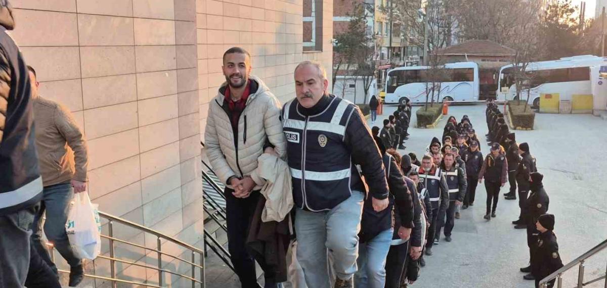 Eskişehir Merkezli 18 İldeki Dev Dolandırıcılık Operasyonunda