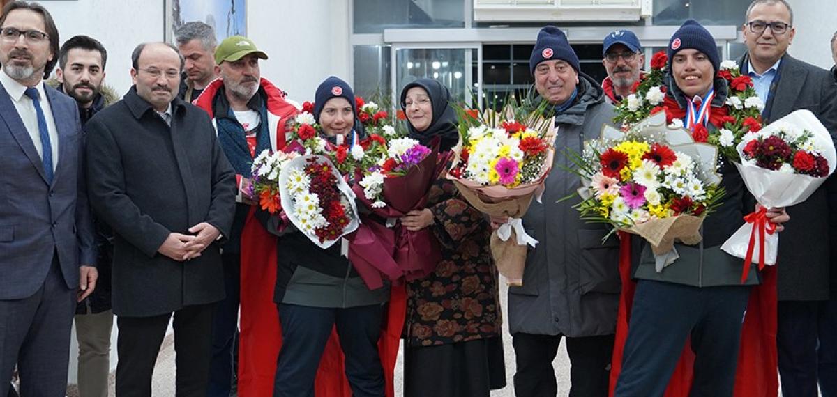 Etü’lü Bingül Kardeşler, Zihinsel Engelliler Dünya Kayak Şampiyonası’nda 6 Madalya Kazandı