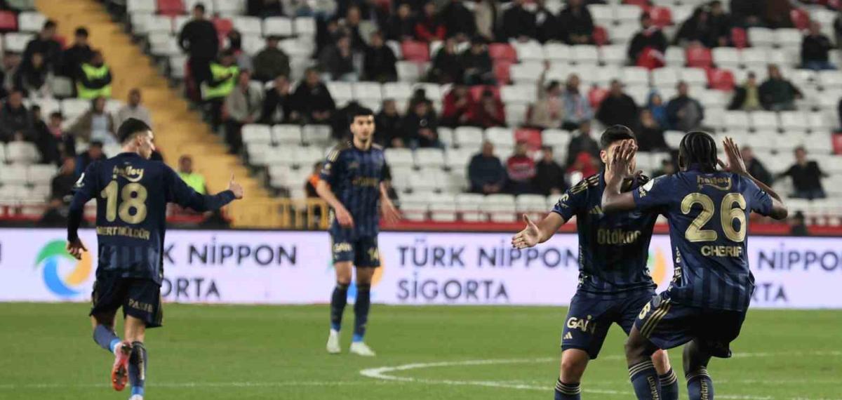 Fenerbahçe, 3. Kez 2-0 Geriye Düştüğü Maçta Puan Aldı