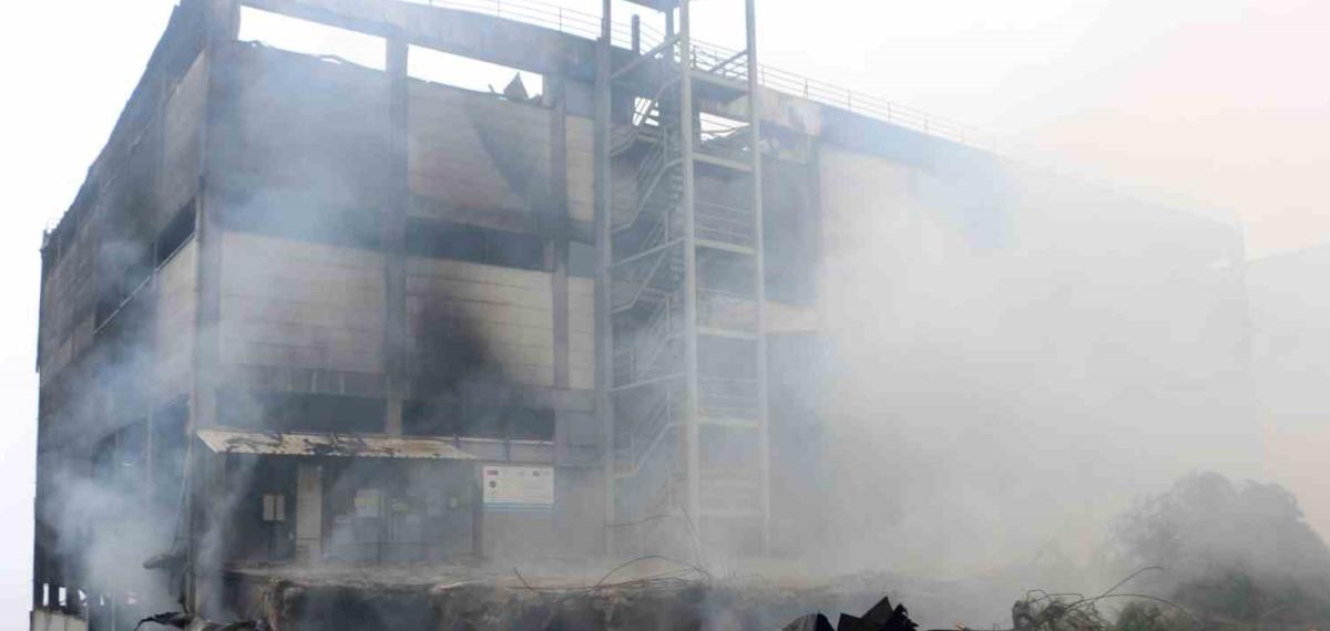 Fındık Fabrikasındaki Yangında Soğutma Çalışmaları Sürüyor