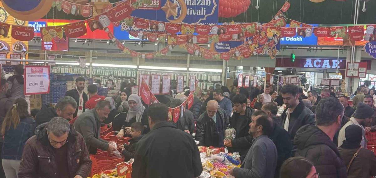 Fiyatı Yarı Yarıya Düşen Ete Hücum Ettiler
