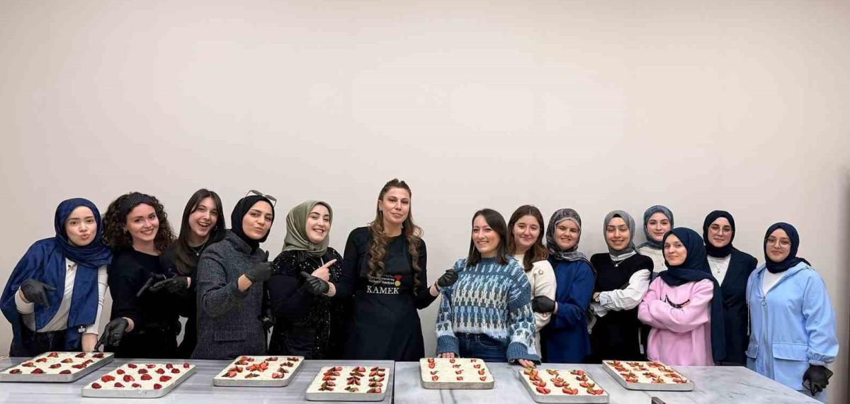 Gençler Güllaç Yapımını Öğrendi