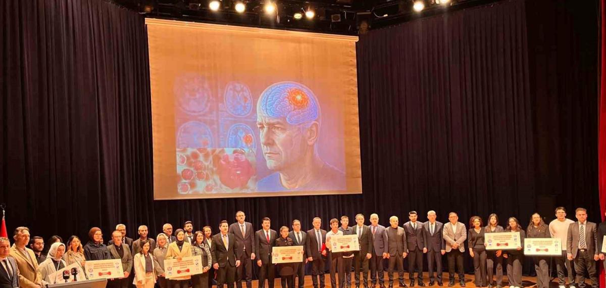 Gibtü Ebelik Bölümü Öğrencisi Sedef Altun Türkiye Üçüncüsü Oldu