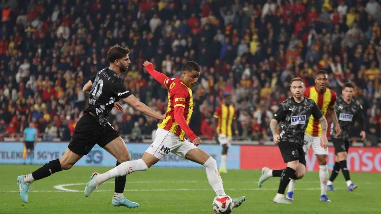 Trendyol Süper Lig: Göztepe: 2 – Alanyaspor: 2 (Maç Sonucu)