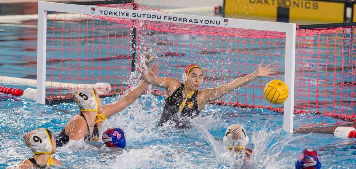 Göztepe’nin Avrupa Zaferine Başkan Tugay da Eşlik Etti