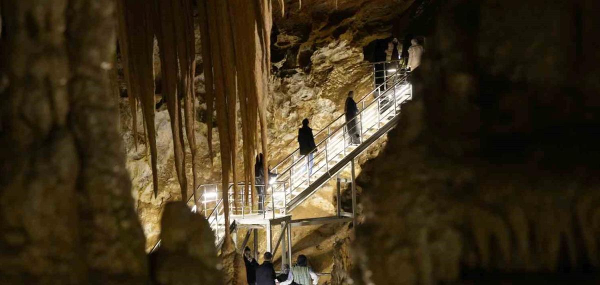 Gümüşhane’nin Yer Altı Sarayı Kapılarını Ziyaretçilerine Açtı