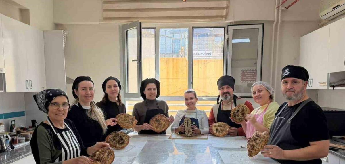 Halk Eğitim Kursiyerleri Pişirdi, İhtiyaç Sahiplerinin Sofraları Bereketlendi