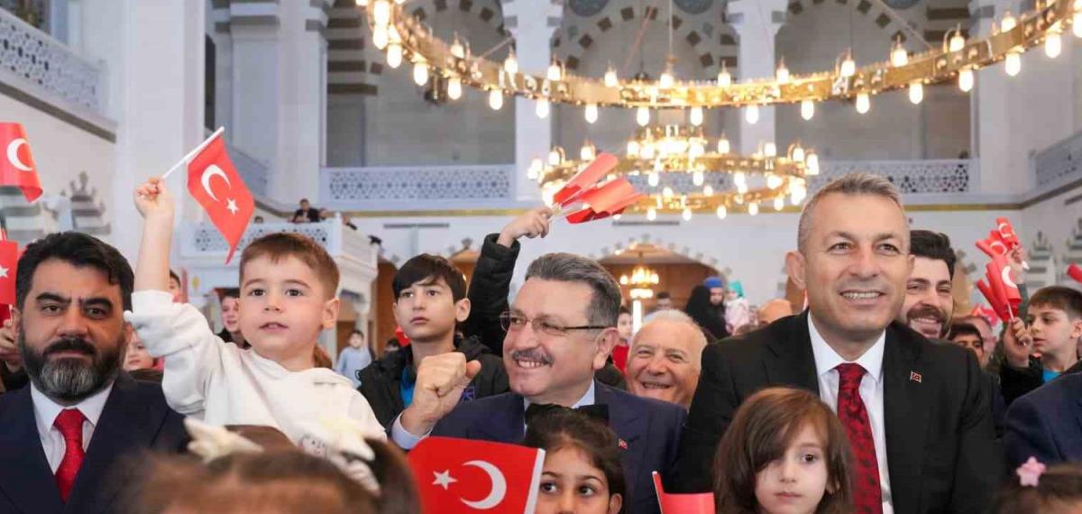 Hanife Hatun Camii Çocuklarla Şenlendi