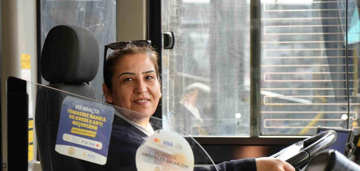 Hayaliydi, Başardı: Şehrin İlk Kadın Otobüs Şoförü Oldu