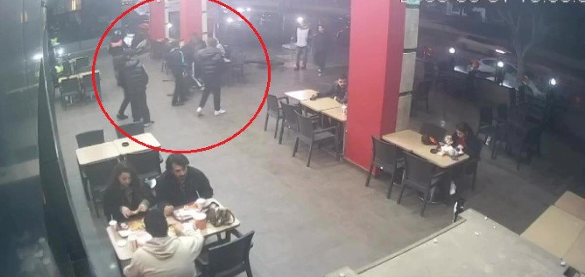 Hiç Tanımadıkları Genci “Neden Bakıyorsun” Diye Darp Edip Burnunu Kırdılar