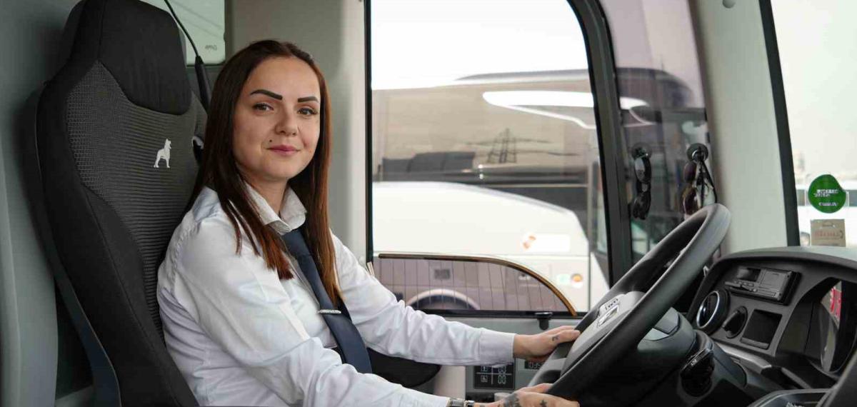 Hostesken Otobüs Kaptanı Olan Serenay Göç: “Kadınlarımız Her Alanda Olmalı”