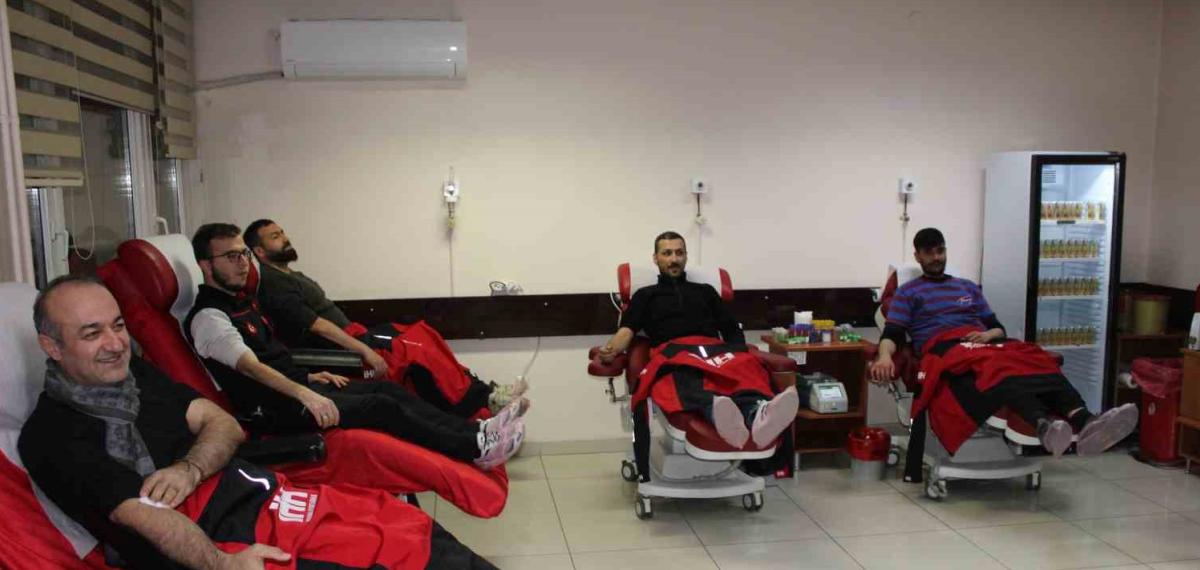 İftar Yapıp Kan Vermeye Koştular