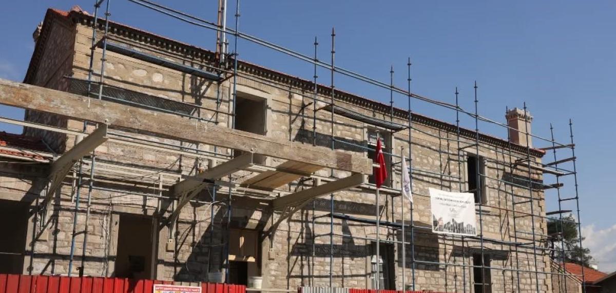 İncirliova’daki Tarihi İstasyon Binası Aslına Uygun Restorasyonla Yenileniyor