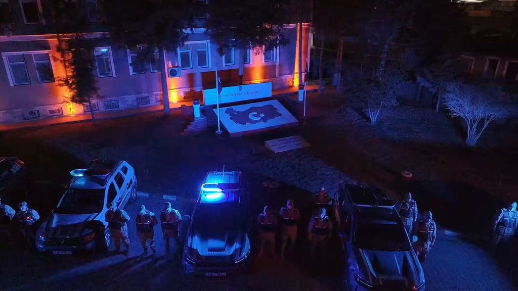 8 İlde Organize Suç Operasyonu: 2.5 Milyar TL’lik Hesap Hareketi Tespit Edildi