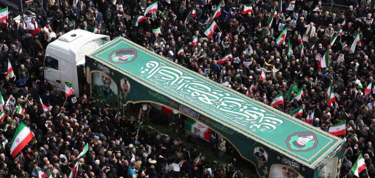 İran’da Abd-İsrail Saldırılarında Hayatını Kaybeden Üst Düzey Askeri Yetkililer İçin Cenaze Töreni