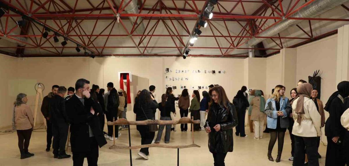 İyimserlik Etrafında Kayıtlar Karma Sergisi Açıldı